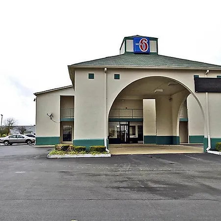 Motel 6-Dickson, Tn 