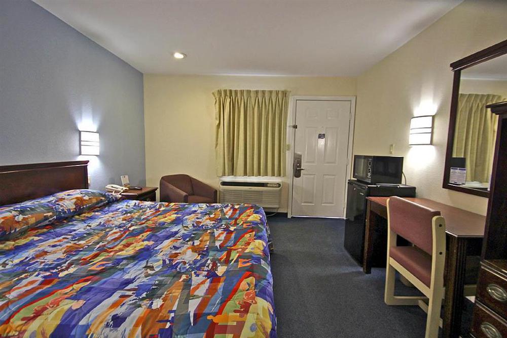 Hotel 6-dickson, Tn 3*